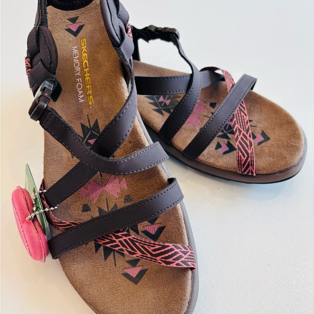 Skechers Black and Tan Sandals with Pink Accents New with tags size 7 - Picture 9 of 10